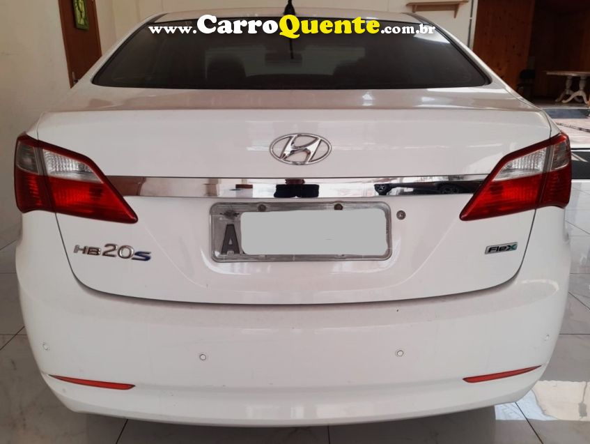 Hyundai HB20S 1.0 COMFORT PLUS 12V FLEX 4P MANUAL - Loja