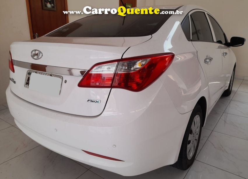 Hyundai HB20S 1.0 COMFORT PLUS 12V FLEX 4P MANUAL - Loja