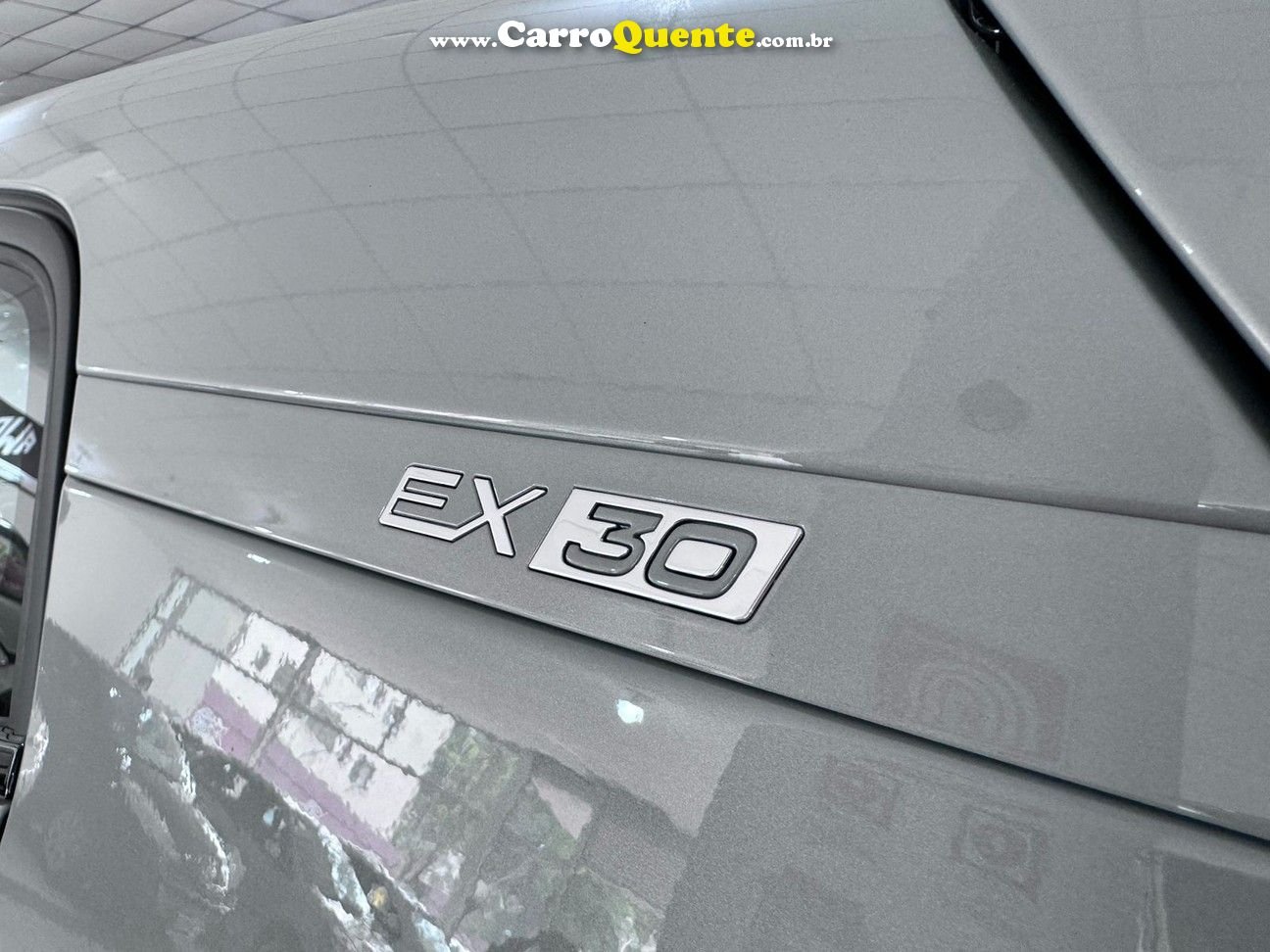 VOLVO EX30 51 KW ELÉTRICO CORE - Loja