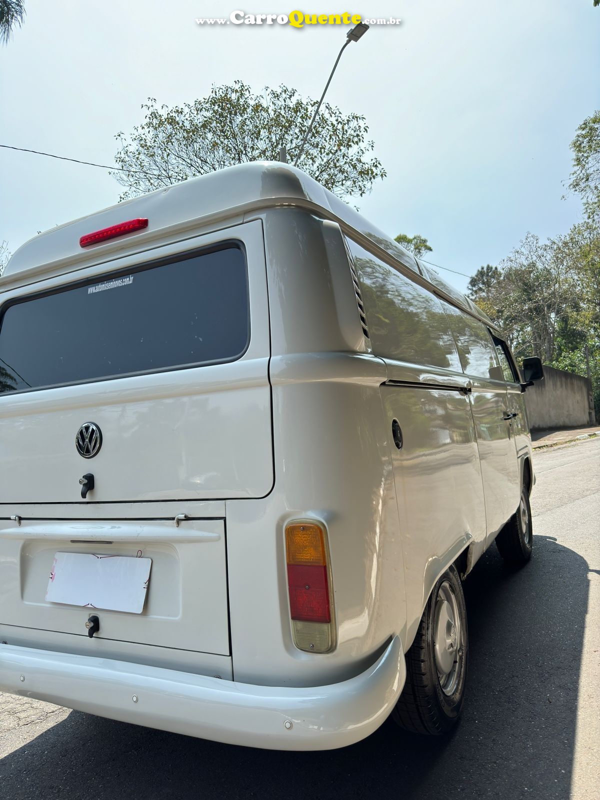 VOLKSWAGEN KOMBI 1.4 MI FURGÃO 8V - Loja