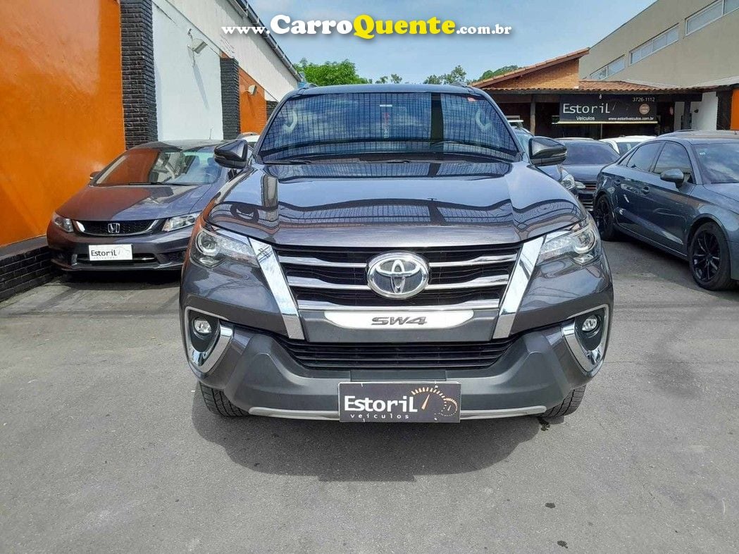 TOYOTA HILUX SW4 2.8 SRX DIAMOND 4X4 7 LUGARES 16V TURBO INTERCOOLER - Loja