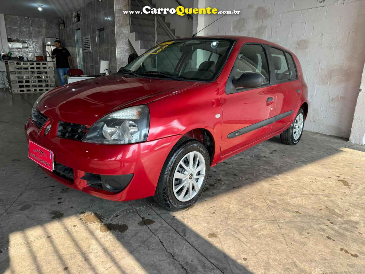 RENAULT   CLIO HI-FLEX 1.0 16V 5P   VERMELHO 2011 1.0 GASOLINA - Loja