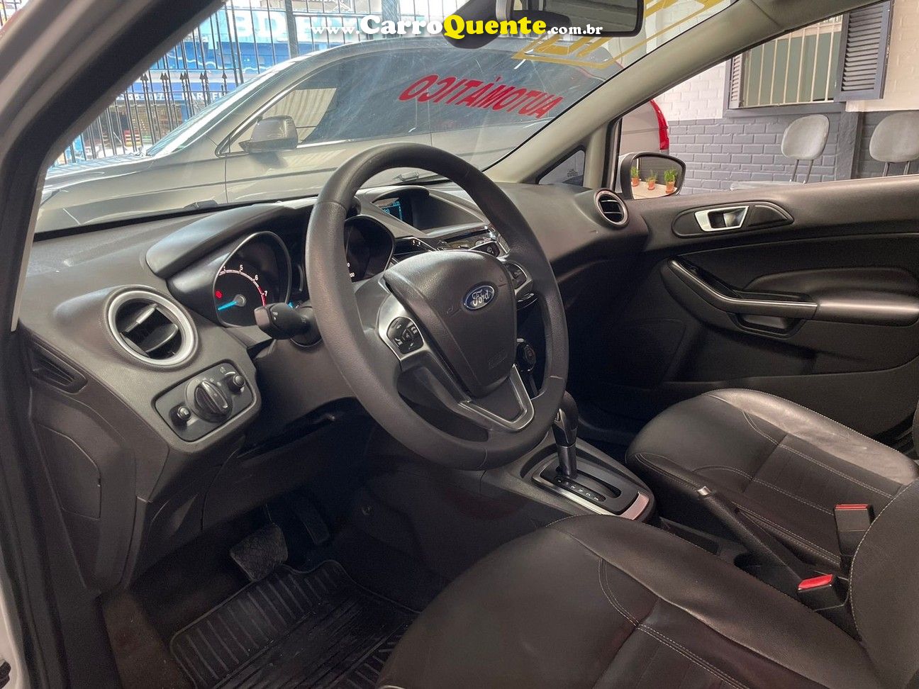 FORD FIESTA 1.6 TITANIUM HATCH 16V - Loja