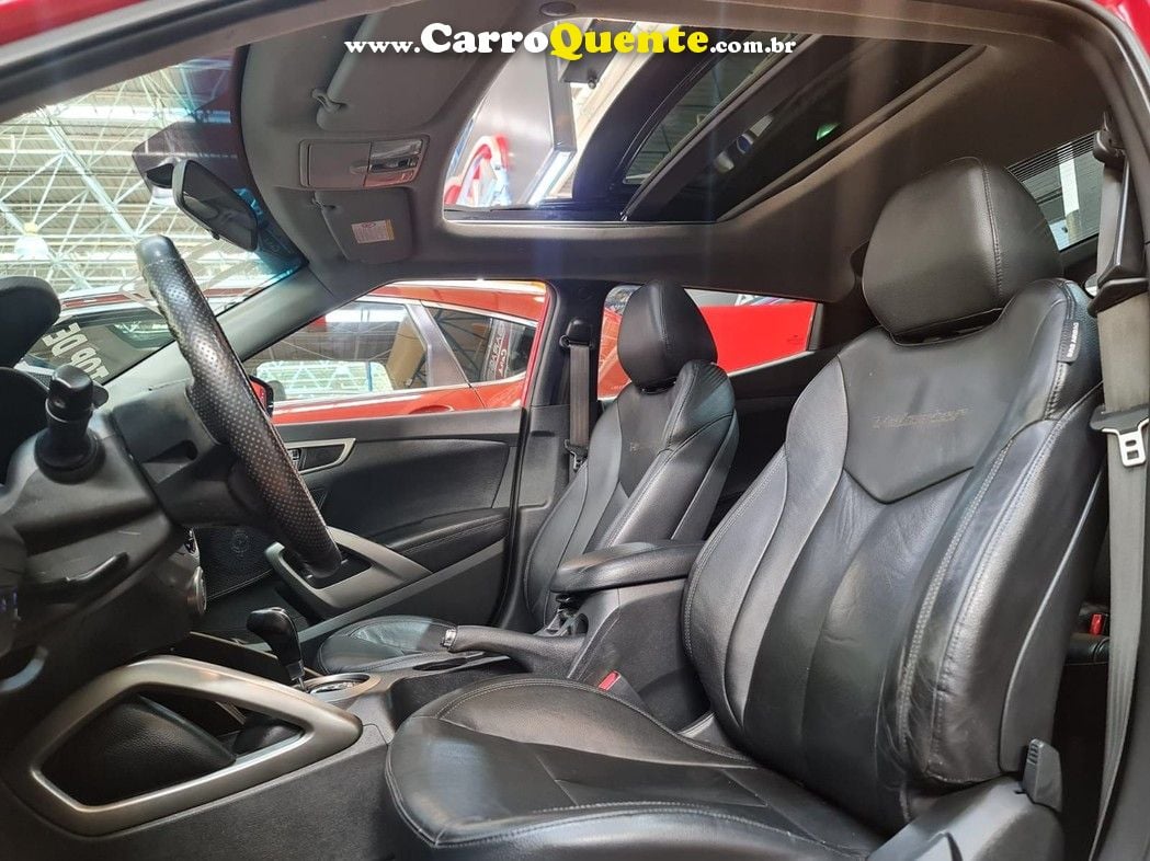 HYUNDAI VELOSTER 1.6 COM TETO SOLAR  KM  BAIXO ! - Loja