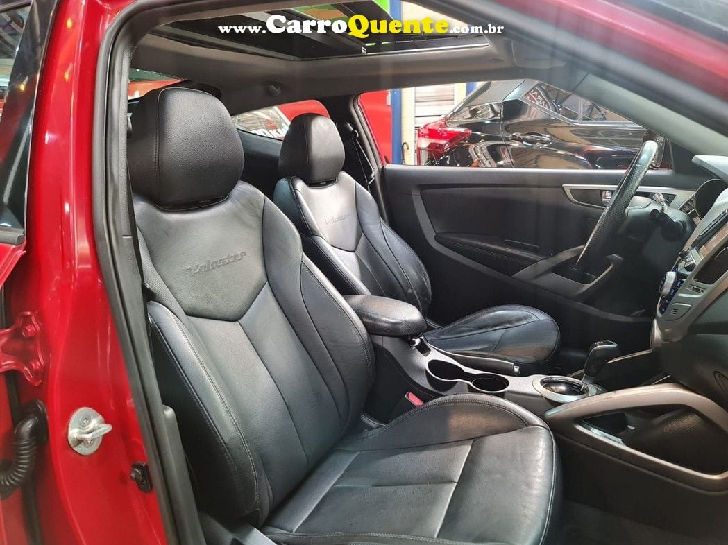 HYUNDAI VELOSTER 1.6 COM TETO SOLAR  KM  BAIXO ! - Loja