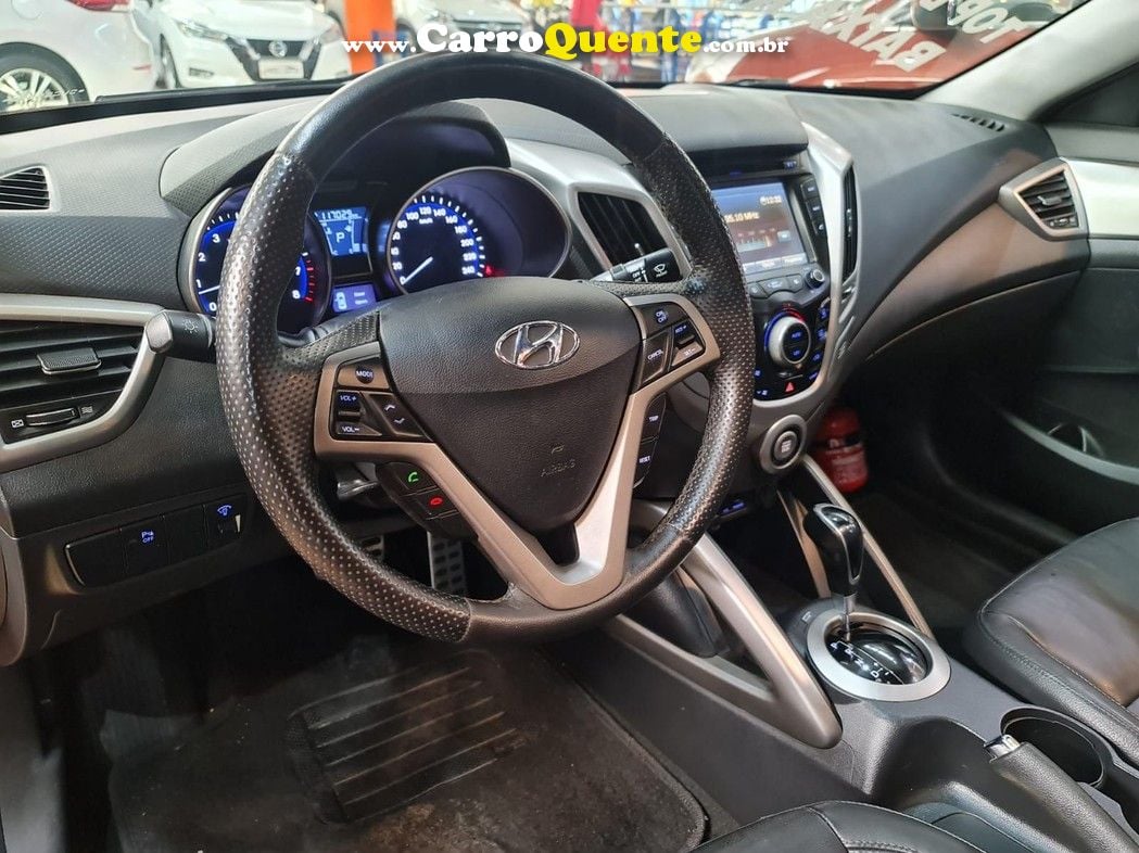 HYUNDAI VELOSTER 1.6 COM TETO SOLAR  KM  BAIXO ! - Loja