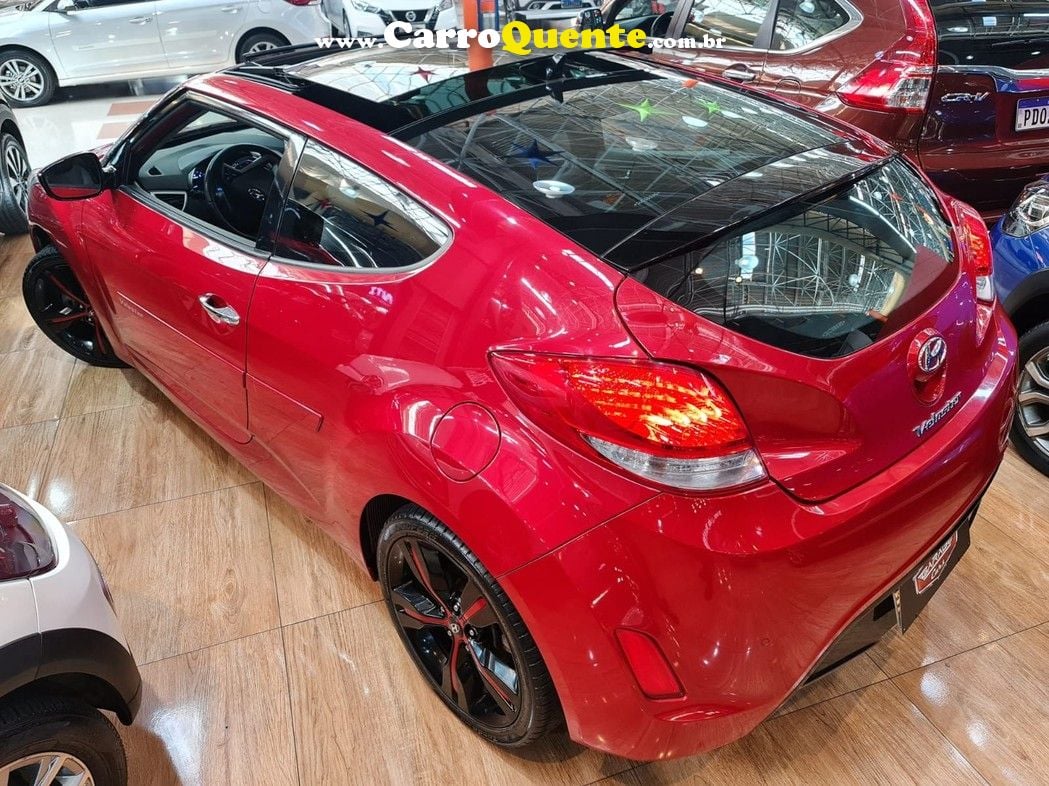 HYUNDAI VELOSTER 1.6 COM TETO SOLAR  KM  BAIXO ! - Loja