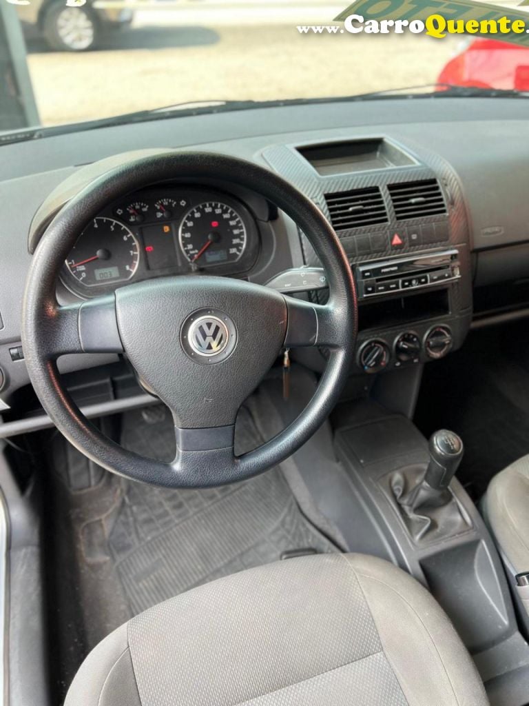 VOLKSWAGEN   POLO 1.6 MIS.OURO 1.6 MI TOT.FLEX 8V 5P   PRATA 2009 1.6 FLEX - Loja