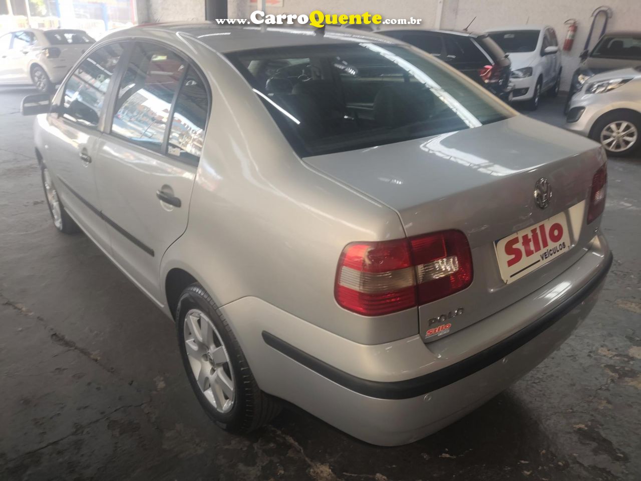 VOLKSWAGEN   POLO SEDAN 1.6 MI 101CV 8V 4P   PRATA 2005 1.6 GASOLINA - Loja