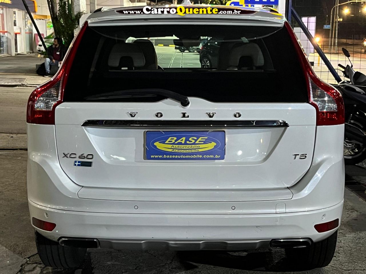 VOLVO   XC60 2.0 T5 MOMENTUM GASOLINA AUTOMÁTICO   BRANCO 2016 2.0 T GASOLINA - Loja