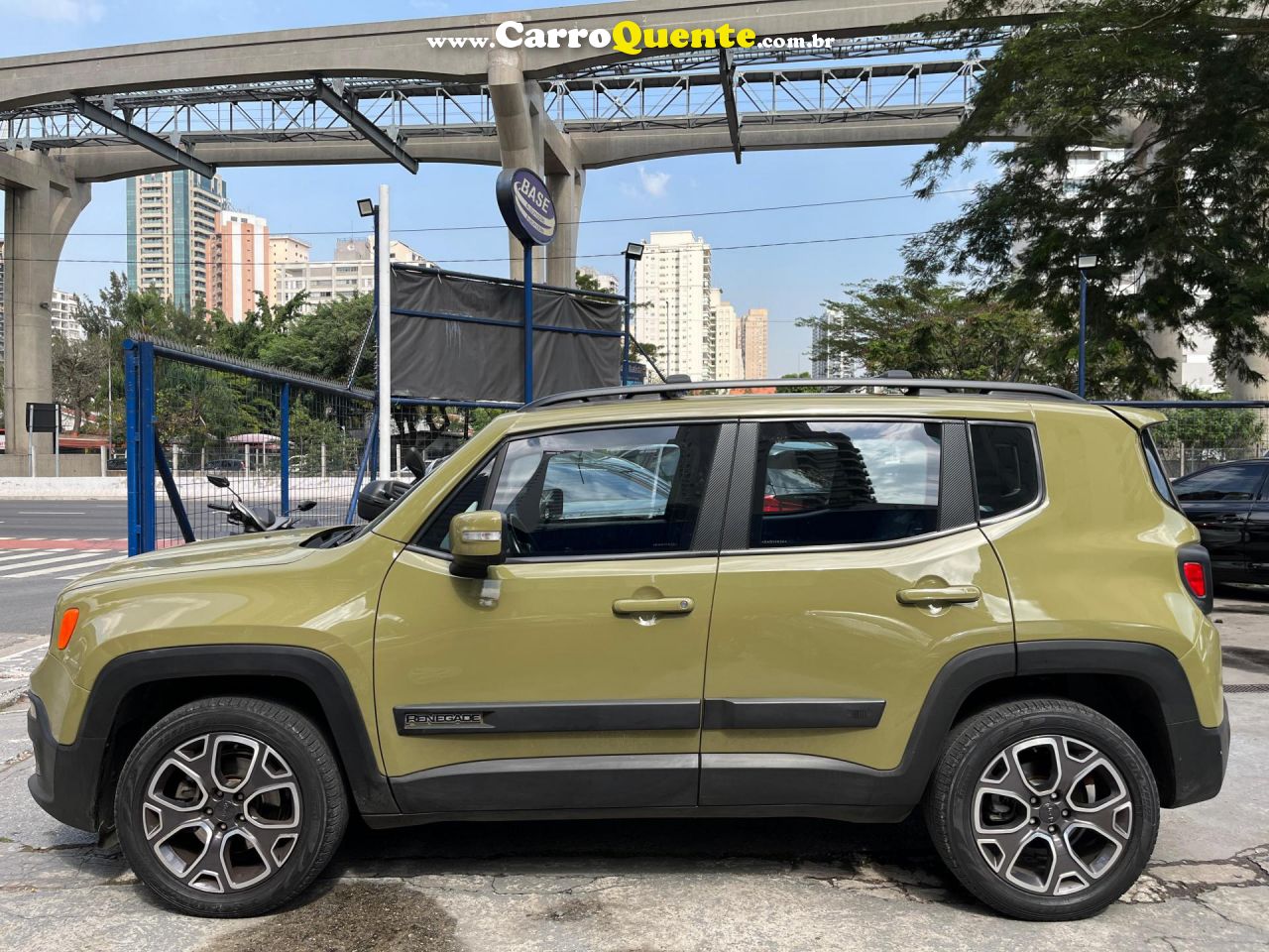 JEEP   RENEGADE LONGITUDE 1.8 4X2 FLEX 16V AUT.   VERDE 2016 1.8 FLEX - Loja