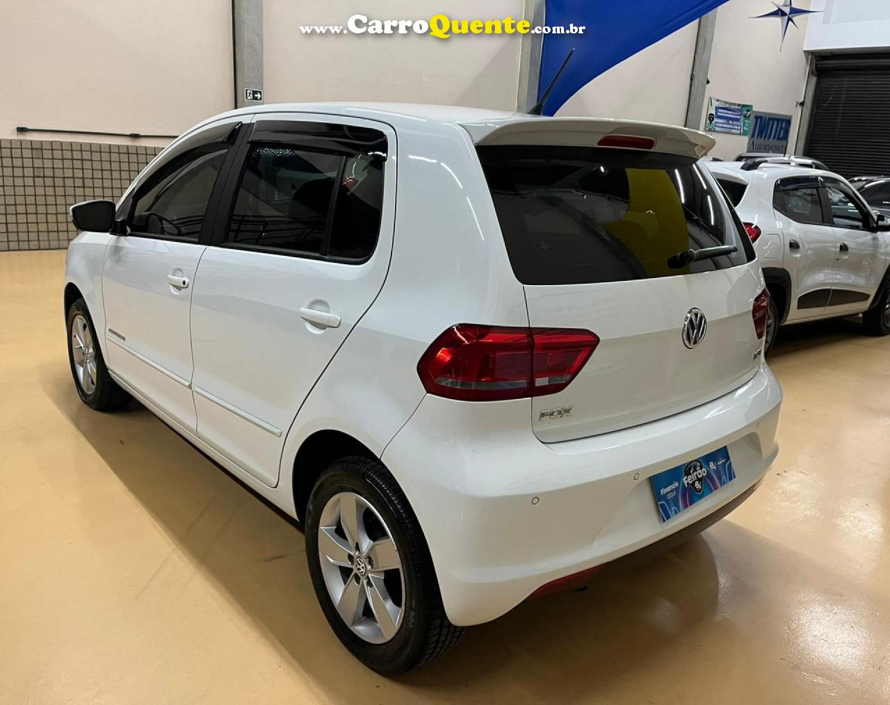 VOLKSWAGEN   FOX COMFORTLINE 1.6 FLEX 8V 5P   BRANCO 2018 1.6 FLEX - Loja