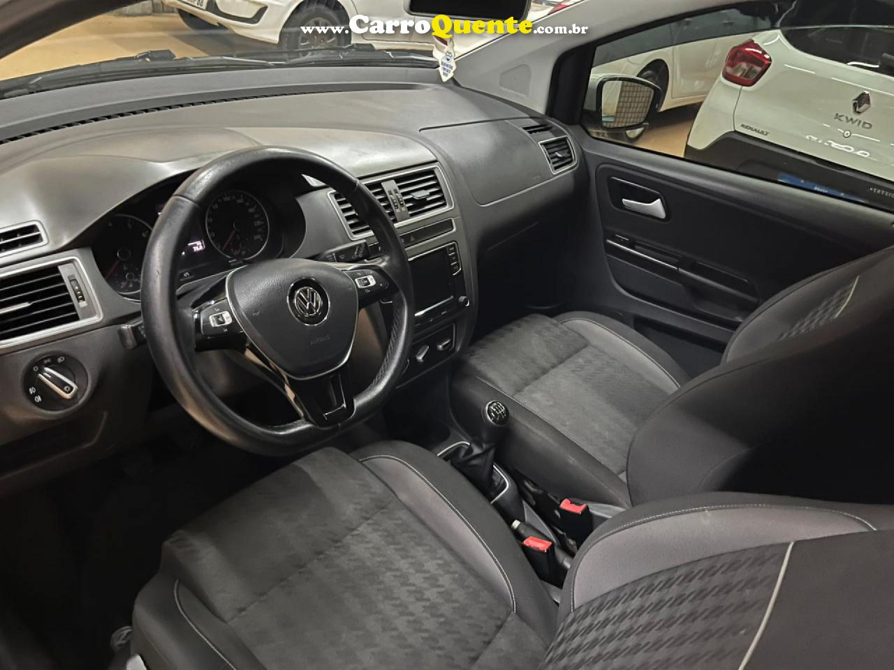 VOLKSWAGEN   FOX COMFORTLINE 1.6 FLEX 8V 5P   BRANCO 2018 1.6 FLEX - Loja