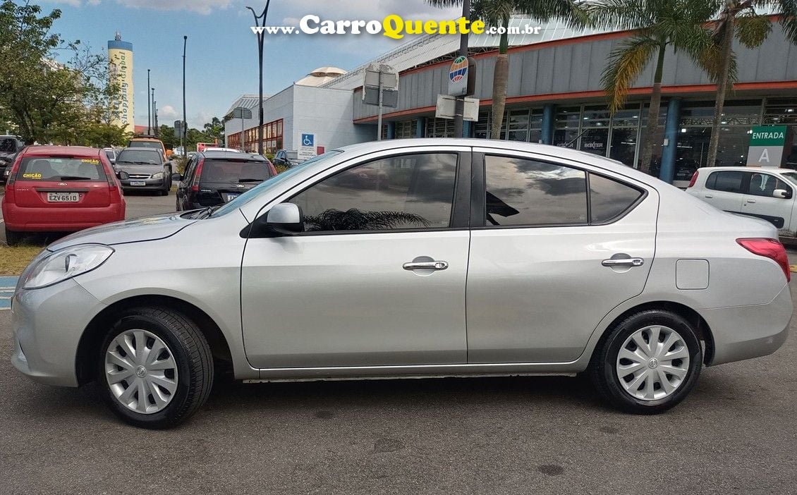 NISSAN VERSA 1.6 16V FLEXSTART SV - Loja