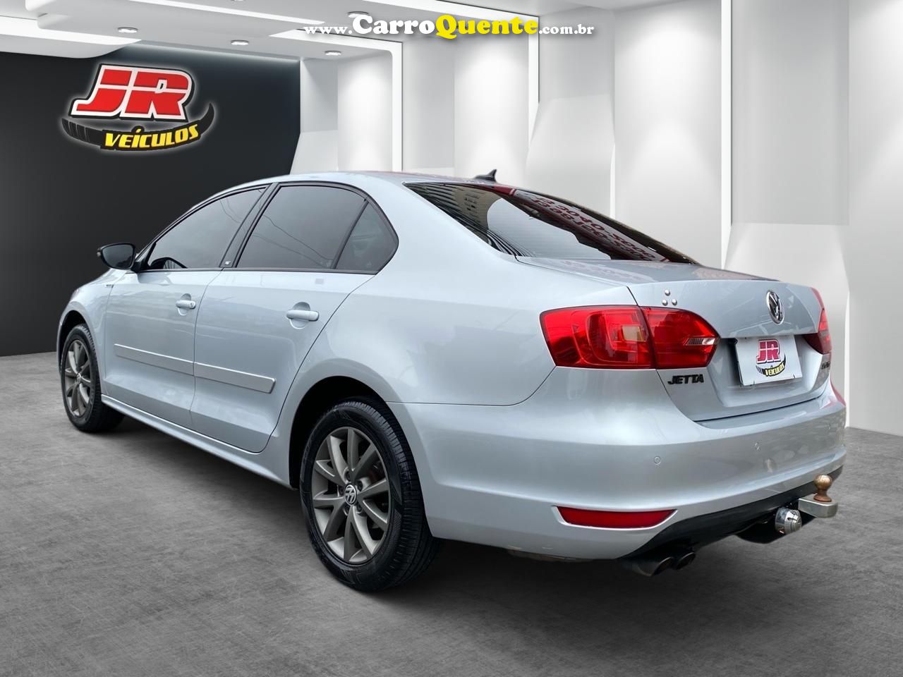 VOLKSWAGEN JETTA 2.0 COMFORTLINE - Loja