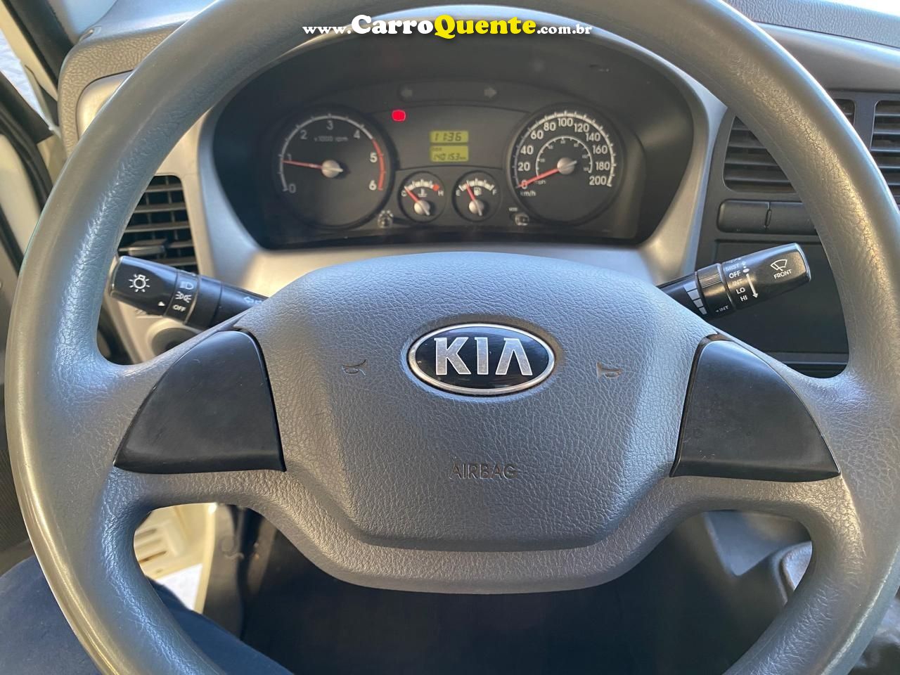 KIA BONGO 2.5 K-2500 4X2 CS TURBO COM BAU 2016 - Loja