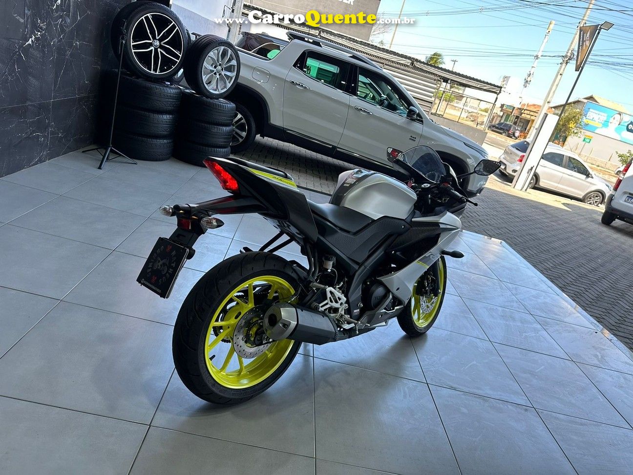 YAMAHA YZF R15  - Loja