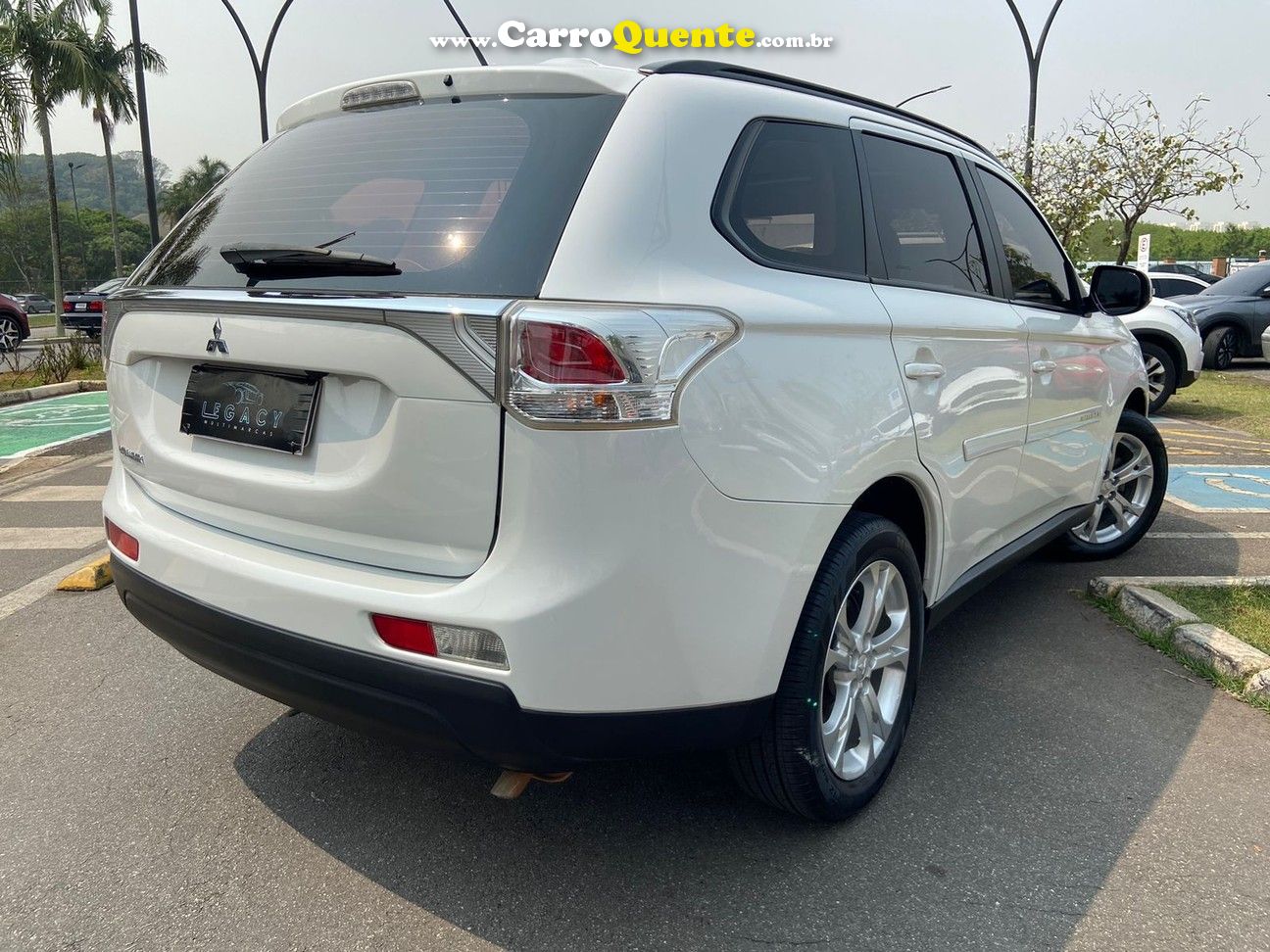 MITSUBISHI OUTLANDER 2.0 16V - Loja