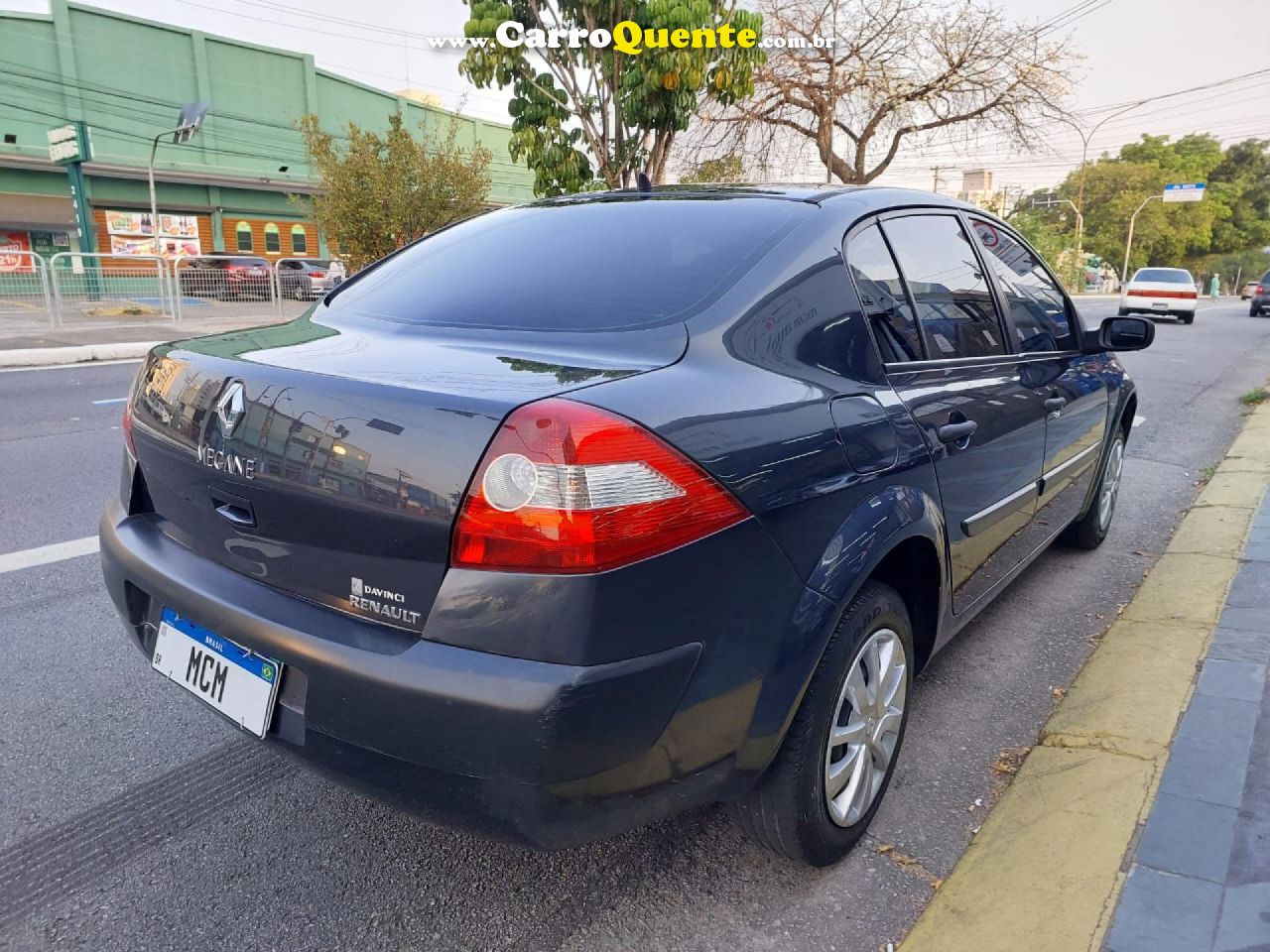 RENAULT   MEGANE SEDAN EXPRESSION HI-FLEX 1.6 16V   CINZA 2009 1.6 GASOLINA - Loja