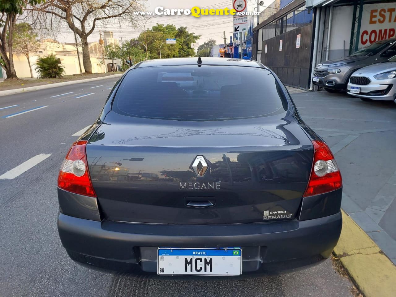 RENAULT   MEGANE SEDAN EXPRESSION HI-FLEX 1.6 16V   CINZA 2009 1.6 GASOLINA - Loja