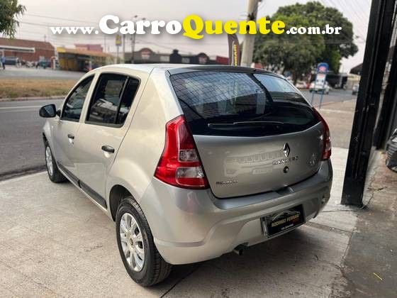 RENAULT SANDERO 1.0 EXPRESSION 16V - Loja