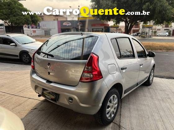 RENAULT SANDERO 1.0 EXPRESSION 16V - Loja