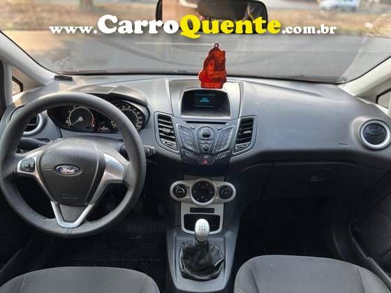 FORD FIESTA 1.6 SE SEDAN 16V - Loja