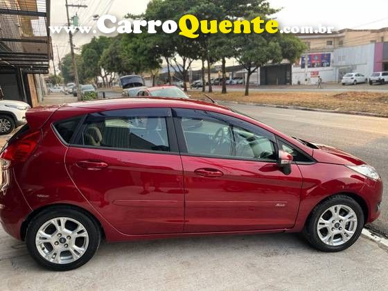 FORD FIESTA 1.6 SE SEDAN 16V - Loja