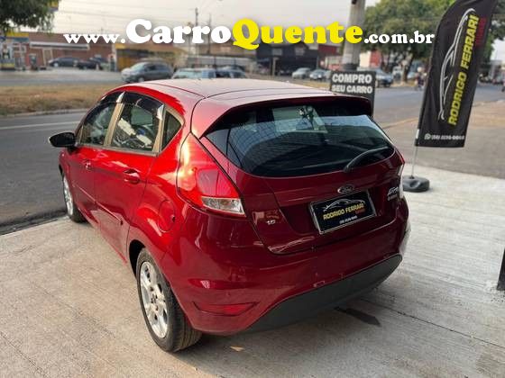 FORD FIESTA 1.6 SE SEDAN 16V - Loja