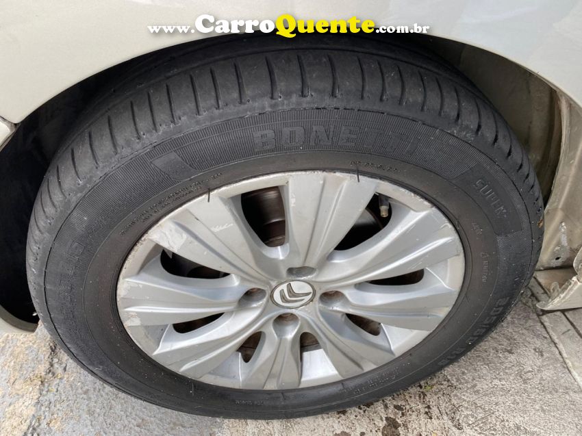 Citroen C3 PICASSO 1.6 FLEX EXCLUSIVE BVA - Loja