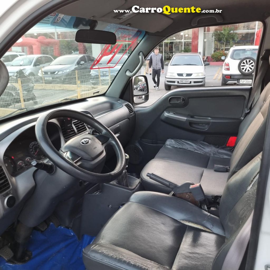 KIA   BONGO K-2500 2.5 4X2 TB DIESEL   BRANCO 2014 2.5 DIESEL - Loja