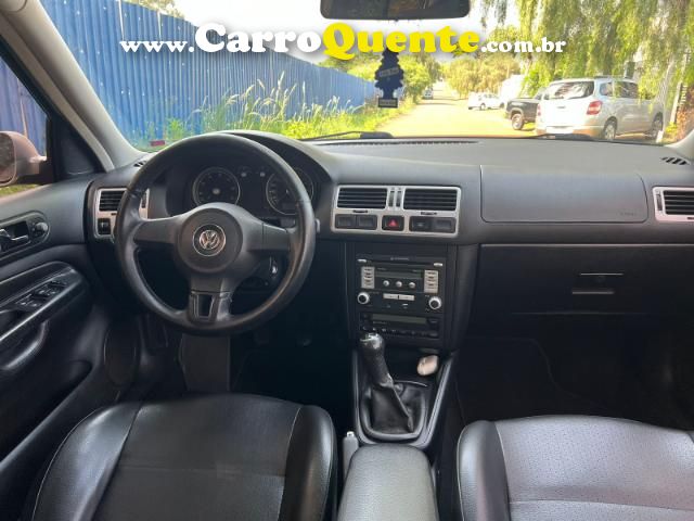 Bora 2.0 Flex 8v Mec. 2010/2010 VOLKSWAGEN - Loja
