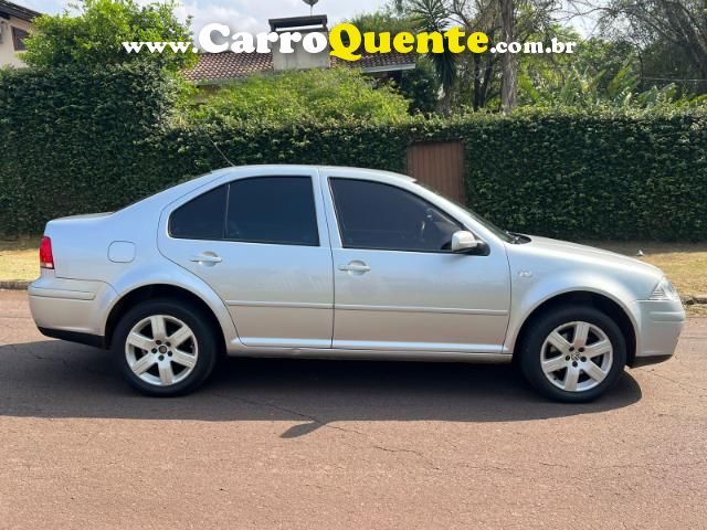 Bora 2.0 Flex 8v Mec. 2010/2010 VOLKSWAGEN - Loja
