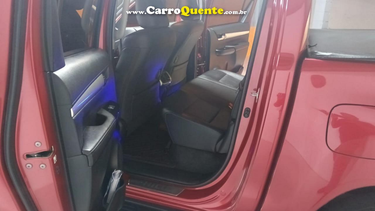 TOYOTA   HILUX CD SRX 4X4 2.8 TDI 16V DIESEL AUT.   VERMELHO 2017 2.8 DIESEL - Loja