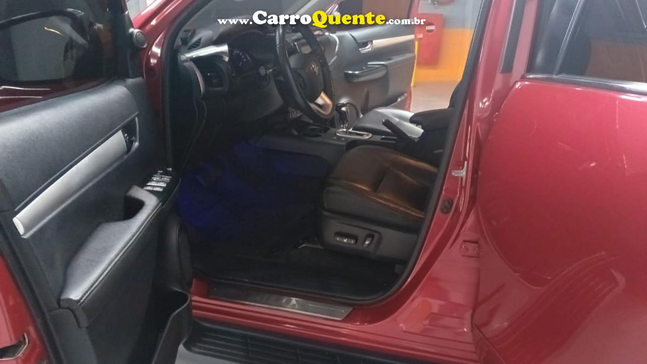 TOYOTA   HILUX CD SRX 4X4 2.8 TDI 16V DIESEL AUT.   VERMELHO 2017 2.8 DIESEL - Loja
