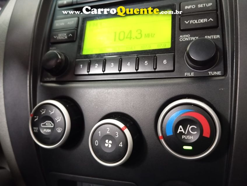 Hyundai TUCSON 2.0 MPFI GL 16V 142CV 2WD GASOLINA 4P MANUAL - Loja