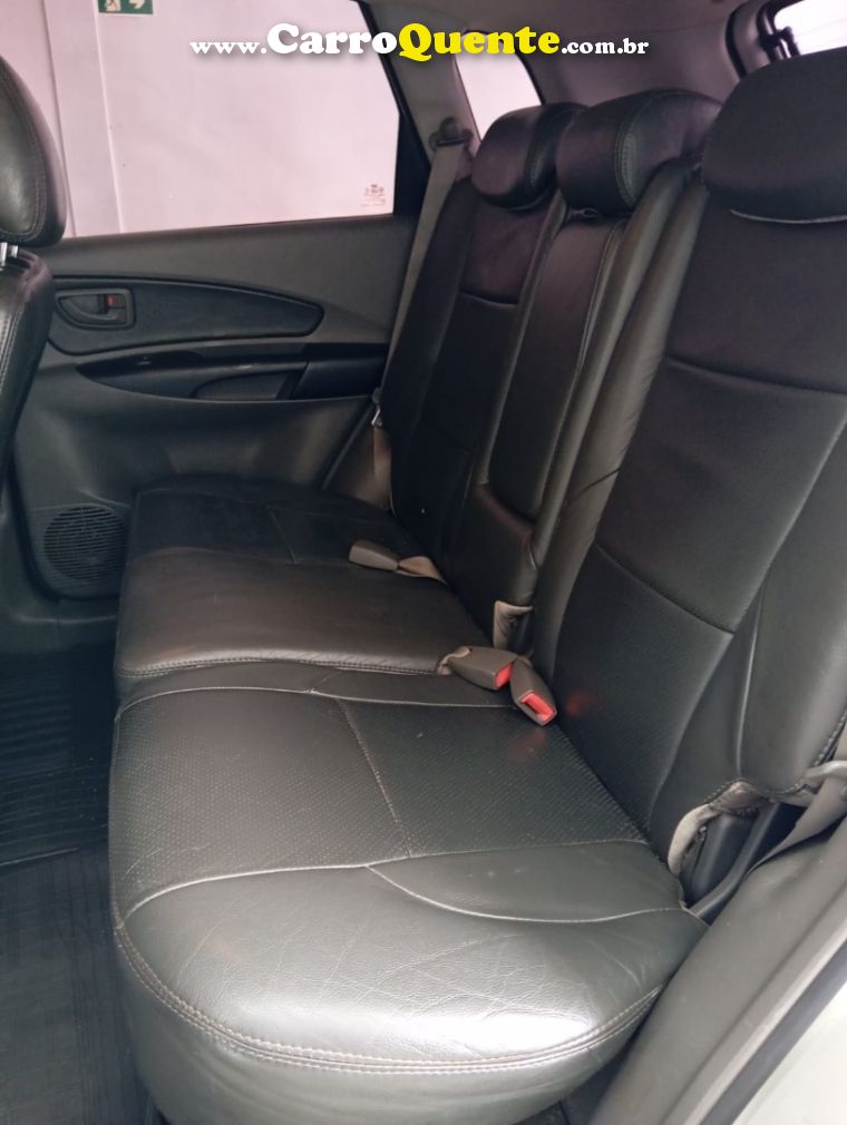 Hyundai TUCSON 2.0 MPFI GL 16V 142CV 2WD GASOLINA 4P MANUAL - Loja
