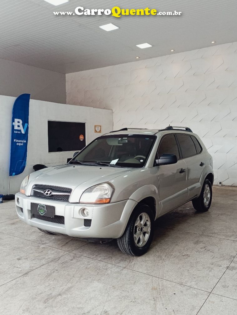 Hyundai TUCSON 2.0 MPFI GL 16V 142CV 2WD GASOLINA 4P MANUAL - Loja