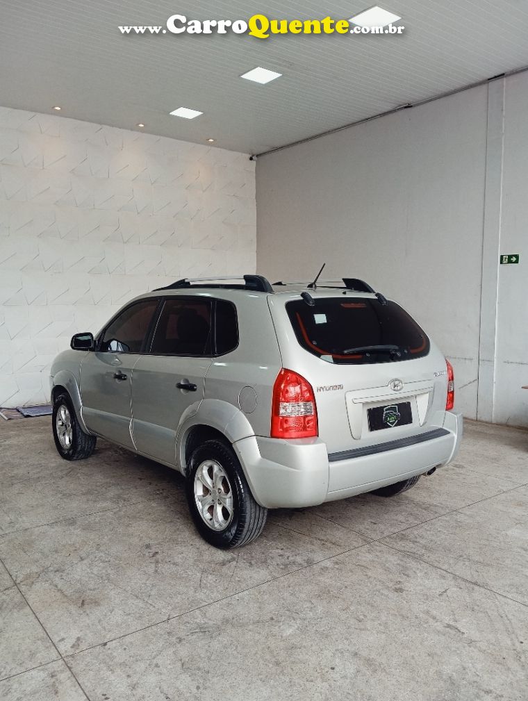 Hyundai TUCSON 2.0 MPFI GL 16V 142CV 2WD GASOLINA 4P MANUAL - Loja