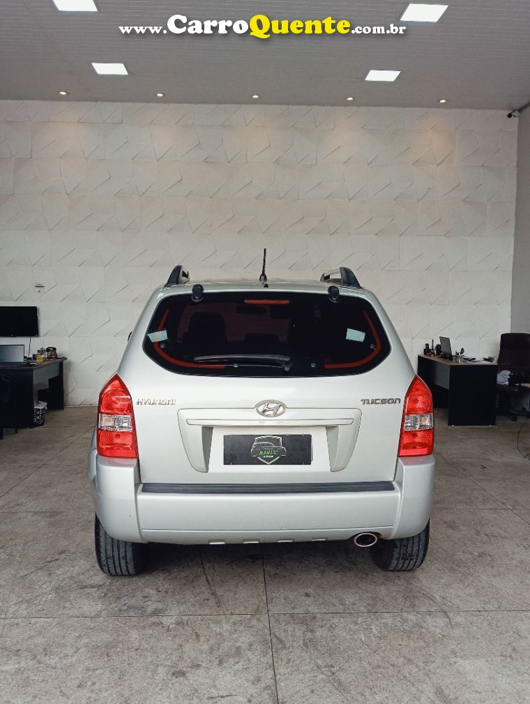 Hyundai TUCSON 2.0 MPFI GL 16V 142CV 2WD GASOLINA 4P MANUAL - Loja