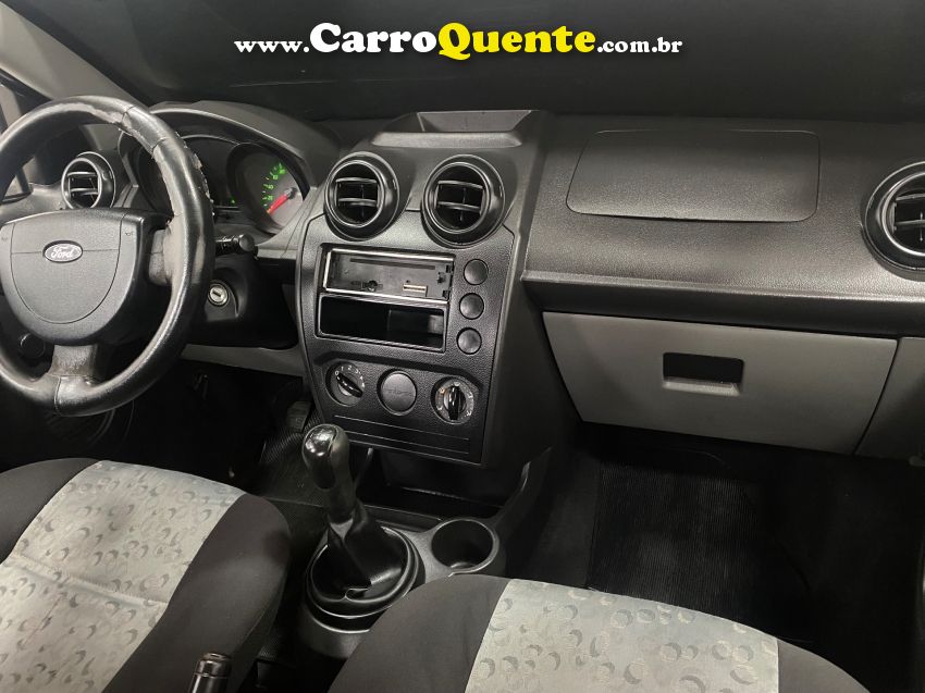 Ford FIESTA 1.0 MPI CLASS 8V FLEX 4P MANUAL - Loja
