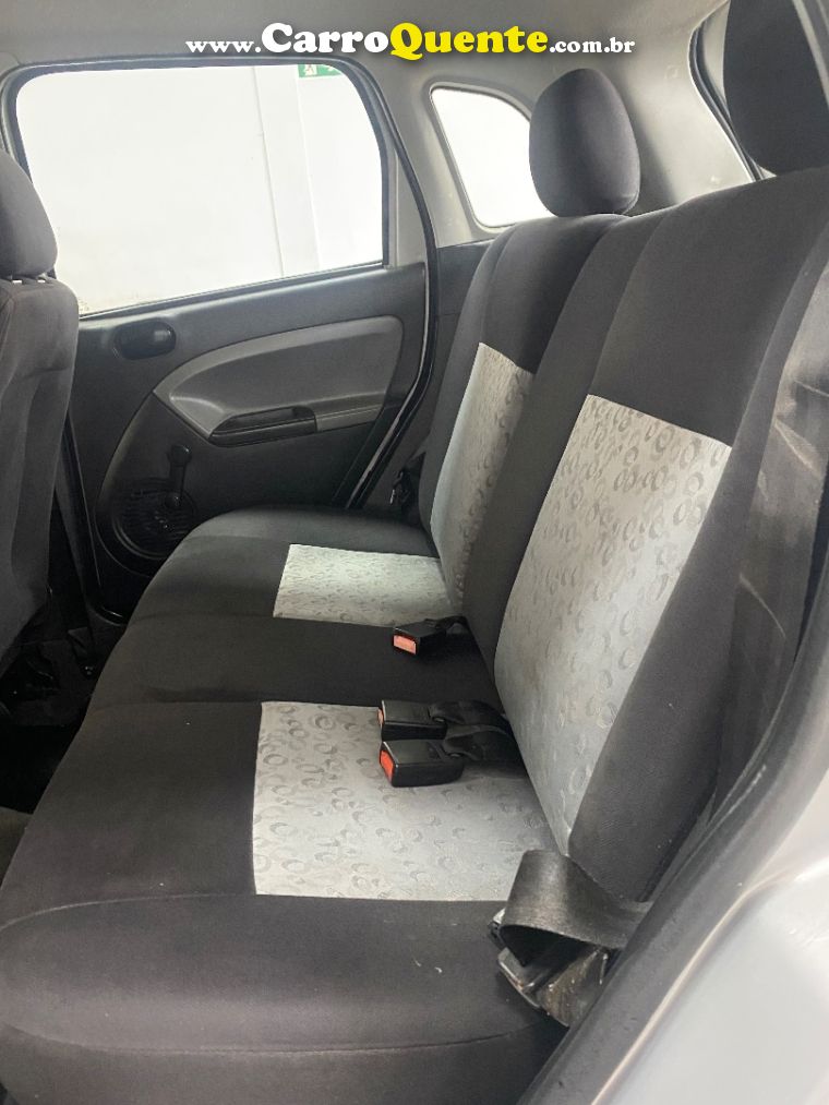 Ford FIESTA 1.0 MPI CLASS 8V FLEX 4P MANUAL - Loja