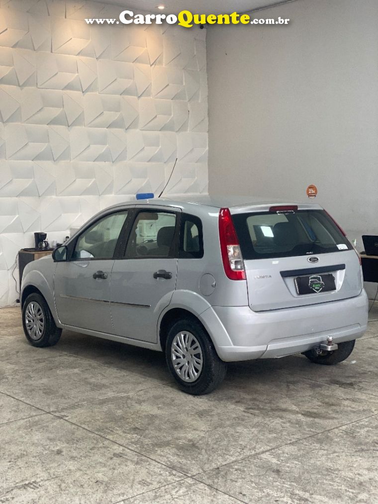 Ford FIESTA 1.0 MPI CLASS 8V FLEX 4P MANUAL - Loja
