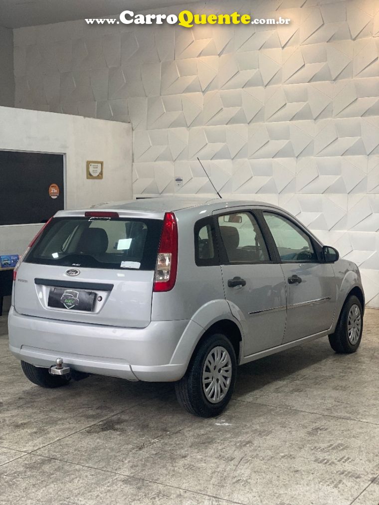 Ford FIESTA 1.0 MPI CLASS 8V FLEX 4P MANUAL - Loja