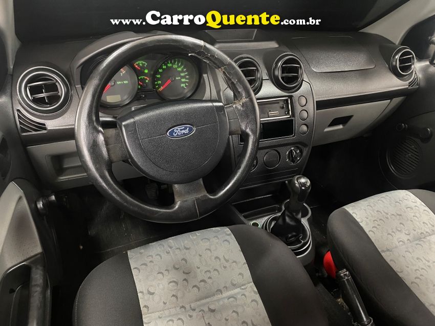 Ford FIESTA 1.0 MPI CLASS 8V FLEX 4P MANUAL - Loja