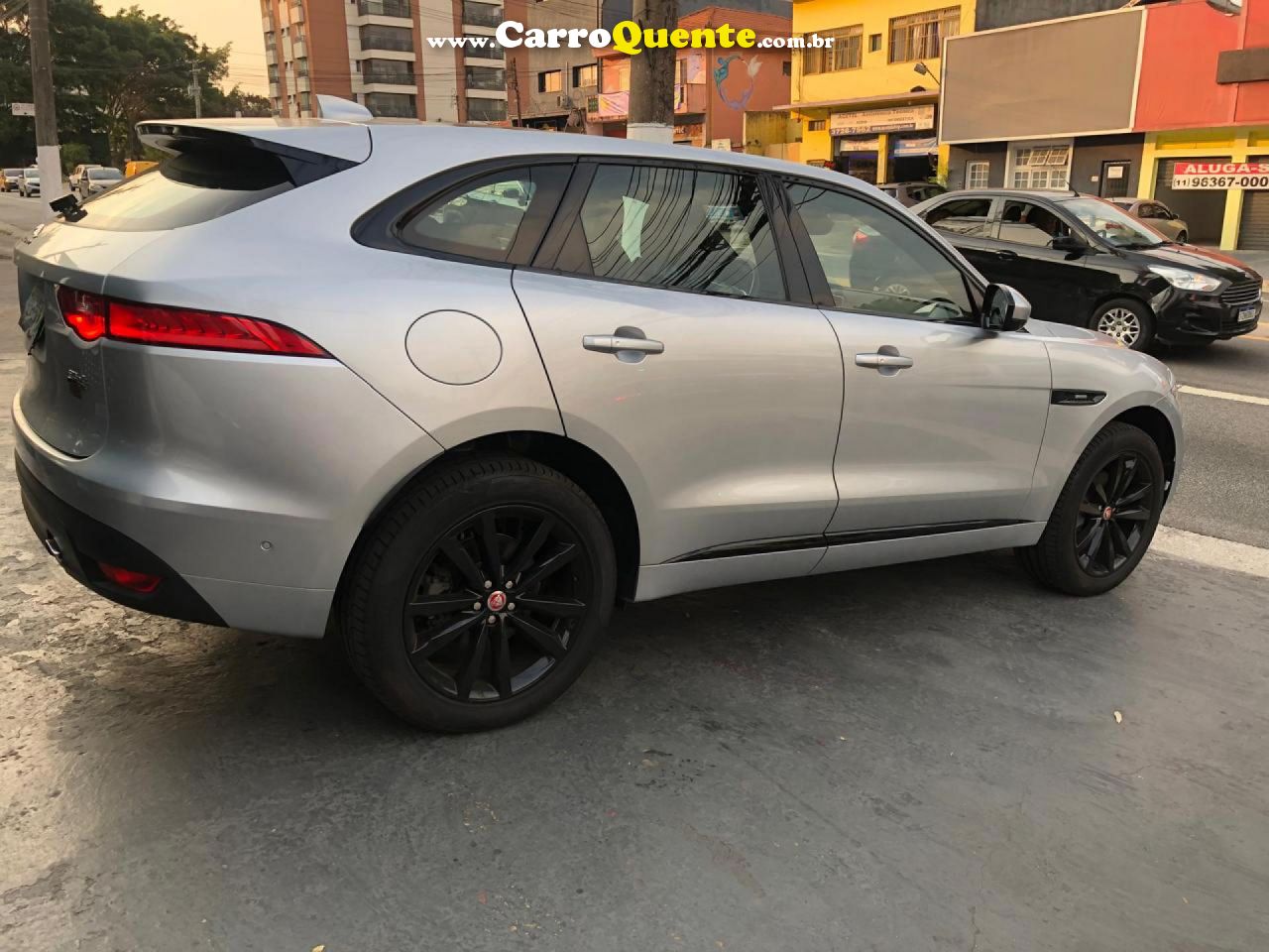 JAGUAR   F-PACE 2.0 R-SPORT 250CV AUT.   PRATA 2019 2.0 GASOLINA - Loja