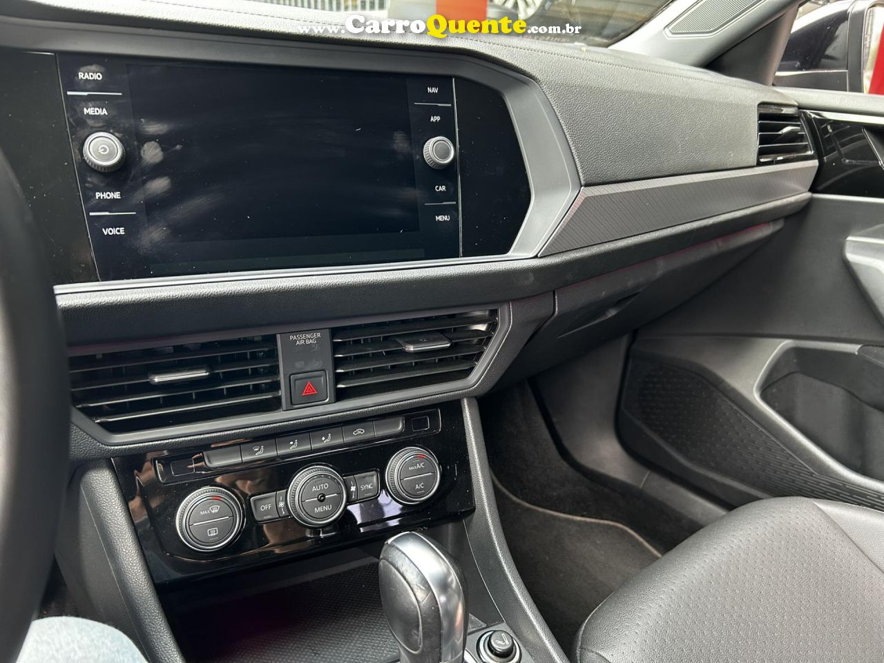 VOLKSWAGEN   JETTA R-LINE 250 TSI 1.4 FLEX 16V AUT.   PRETO 2019 1.4 FLEX - Loja