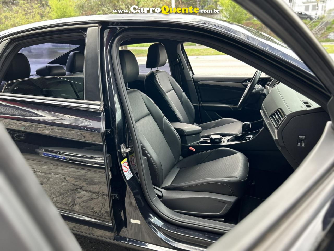 VOLKSWAGEN   JETTA R-LINE 250 TSI 1.4 FLEX 16V AUT.   PRETO 2019 1.4 FLEX - Loja
