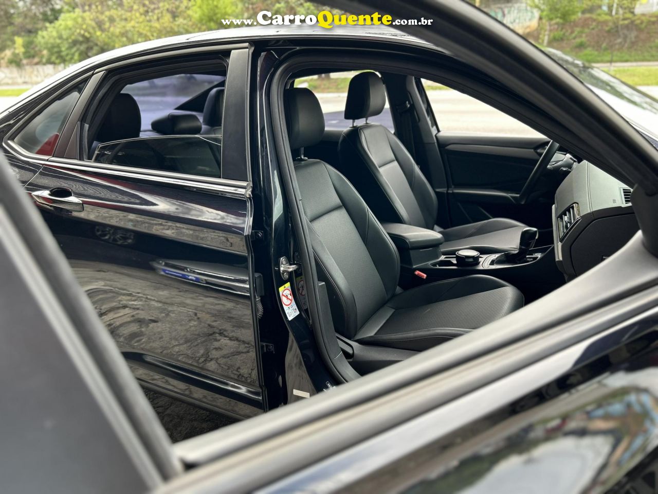 VOLKSWAGEN   JETTA R-LINE 250 TSI 1.4 FLEX 16V AUT.   PRETO 2019 1.4 FLEX - Loja
