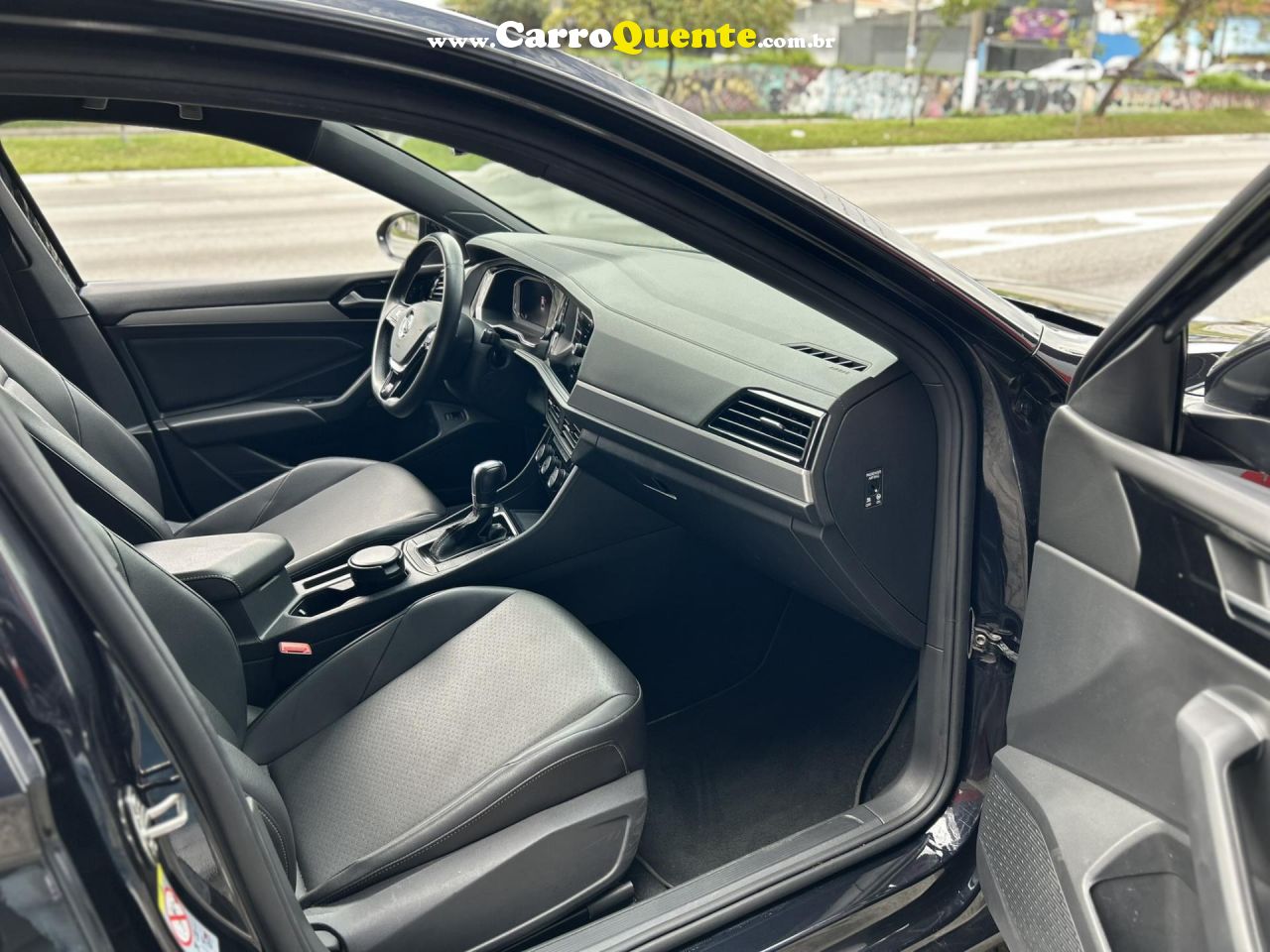 VOLKSWAGEN   JETTA R-LINE 250 TSI 1.4 FLEX 16V AUT.   PRETO 2019 1.4 FLEX - Loja
